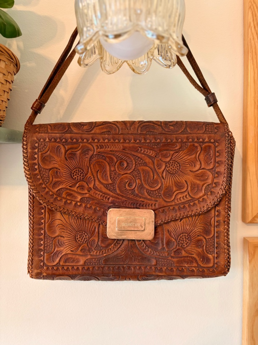Genuine Vintage Jemco Leather Hand-Tooled Brown Tan Womens Crossbody Bag